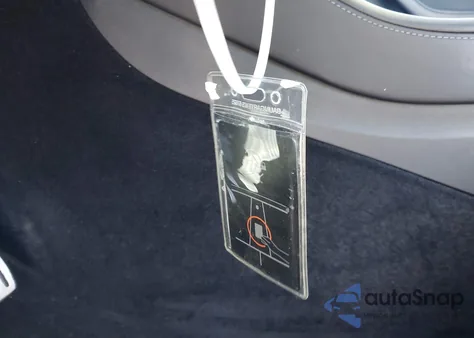 2022 Tesla Model Y Performance Dual Motor All-Wheel Drive z USA, uszkodzony, nr VIN 7SAYGDEF6NF337139